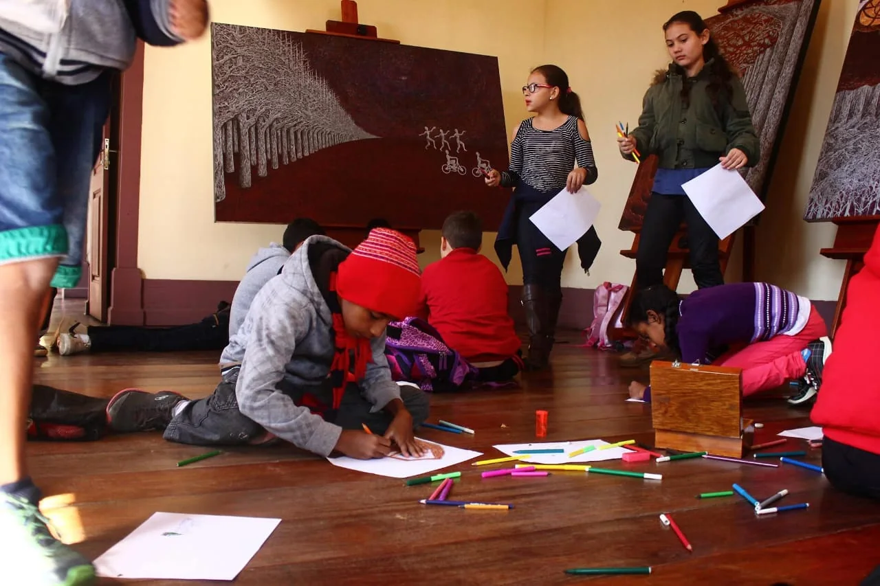 MAV · exposición y actividad con niños de la red municipal — fotografía de archivo 13.
